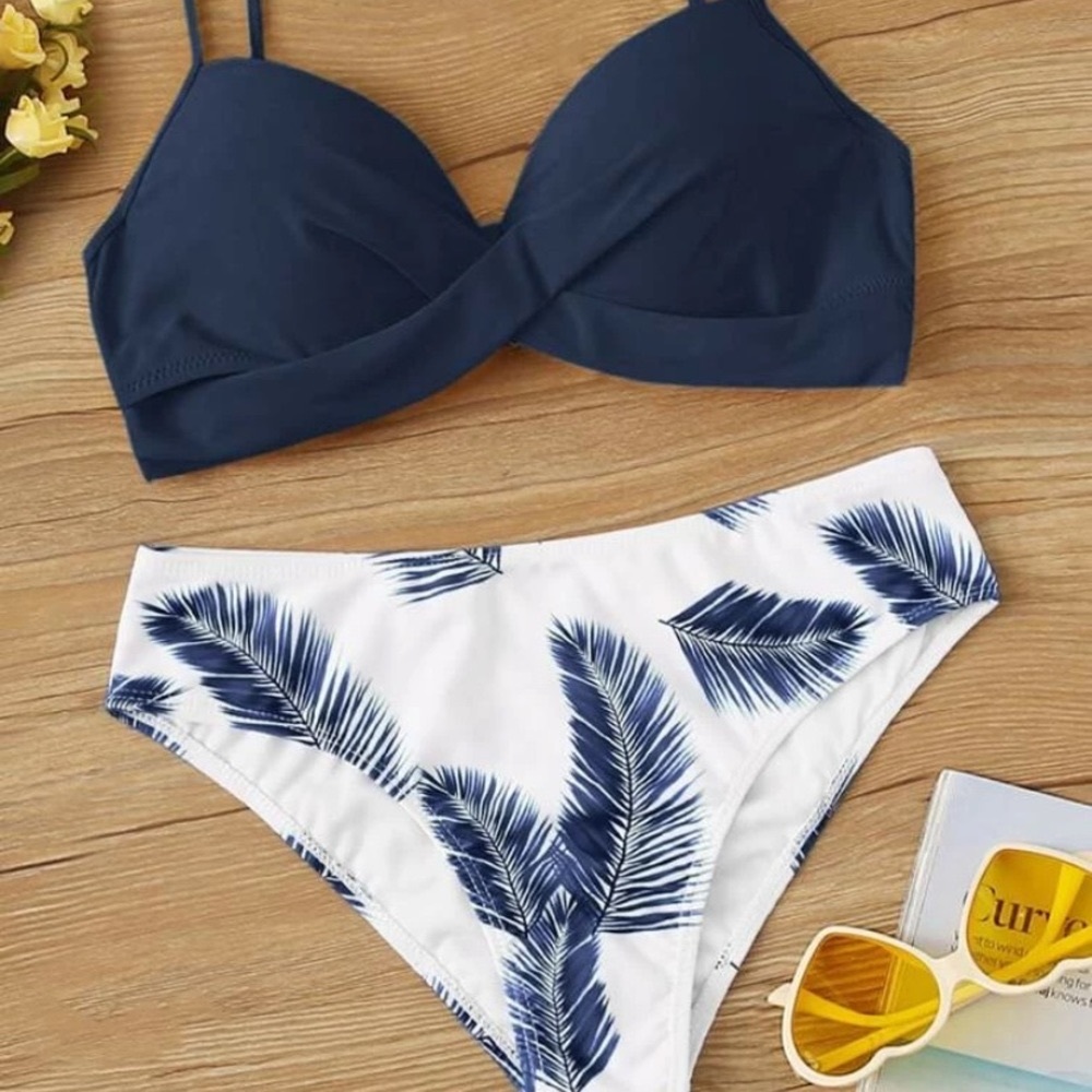 SHEIN Bikini set. Size XL top and bottom.